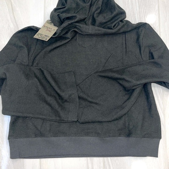 Triple five soul women’s lightweight pullover hoodie - Picture 3 of 6